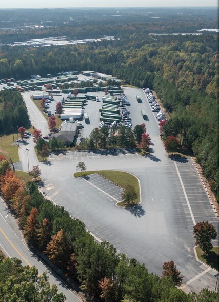 7990 White Rd, Austell, GA à louer - Photo du bâtiment - Image 3 de 3