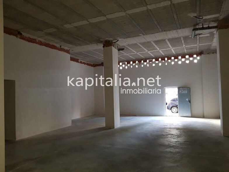 Retail in Ontinyent for lease - Building Photo - Image 2 of 4