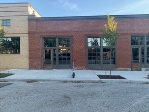 3950 Laclede Ave, Saint Louis, MO for lease Interior Photo- Image 2 of 6