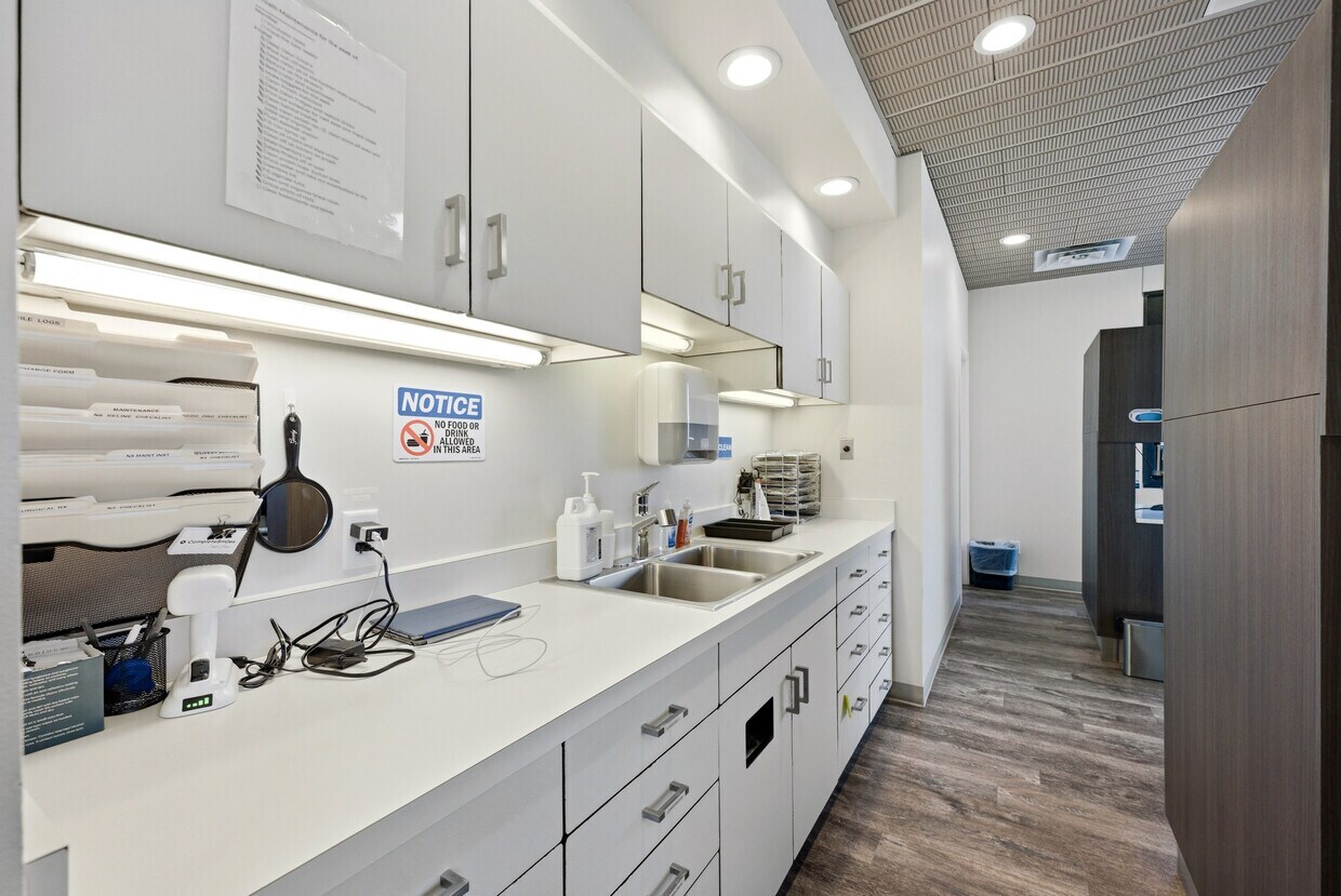 7138 S Highland Dr, Salt Lake City, UT for lease Interior Photo- Image 1 of 20