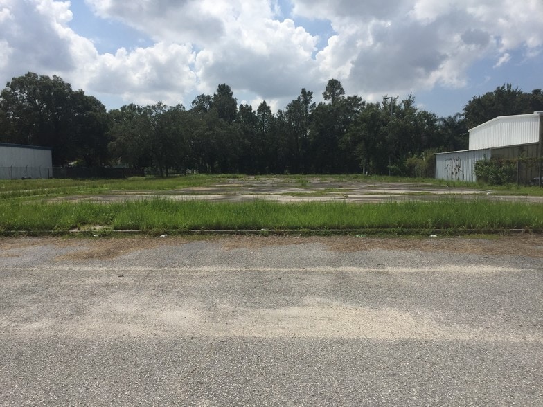 4332 W Waters Ave, Tampa, FL for lease - Building Photo - Image 2 of 3