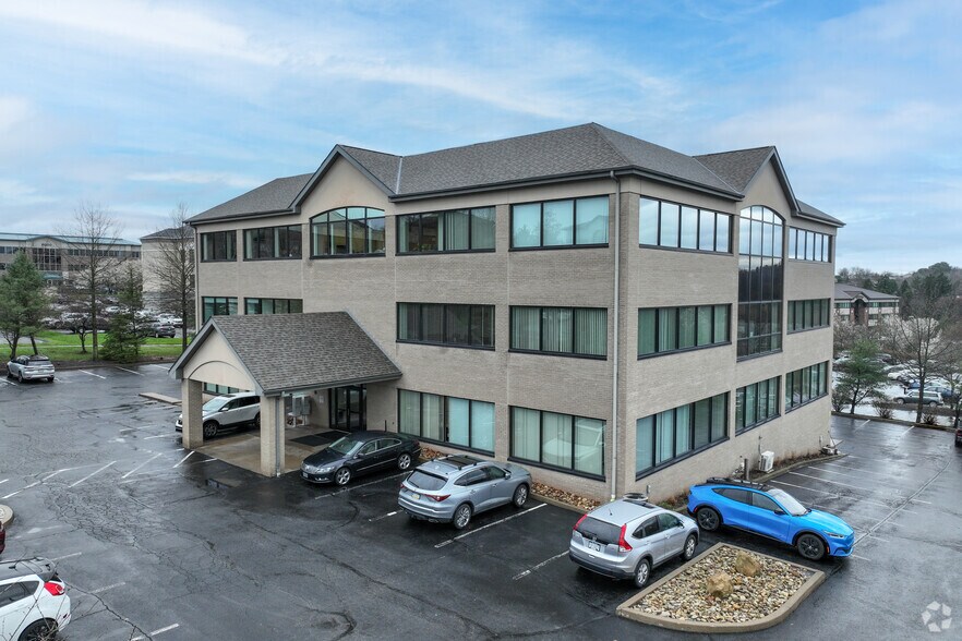 4500 Brooktree Rd, Wexford, PA à louer - Photo du bâtiment - Image 1 de 10