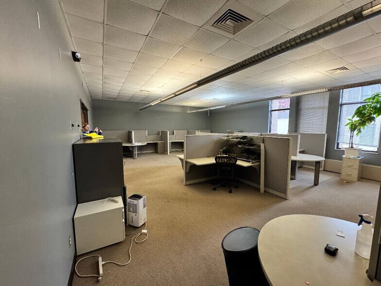 333 E Main St, Muncie, IN à louer - Photo du bâtiment - Image 3 de 12