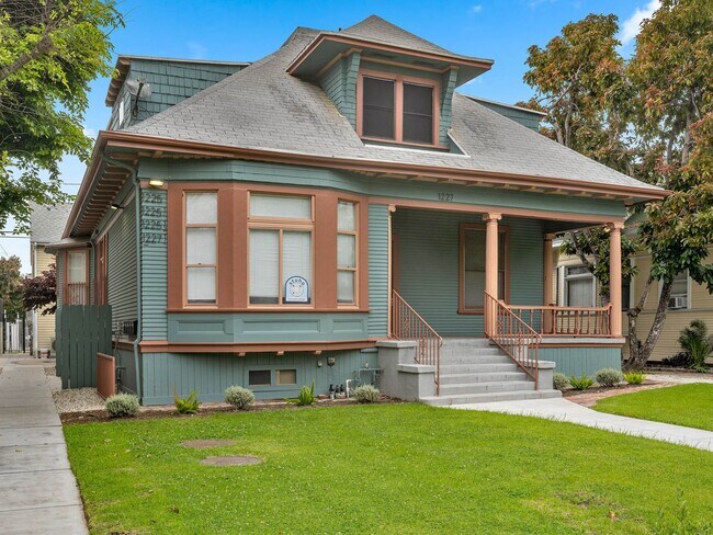 More details for 1227 W 30th St, Los Angeles, CA - Multifamily for Sale