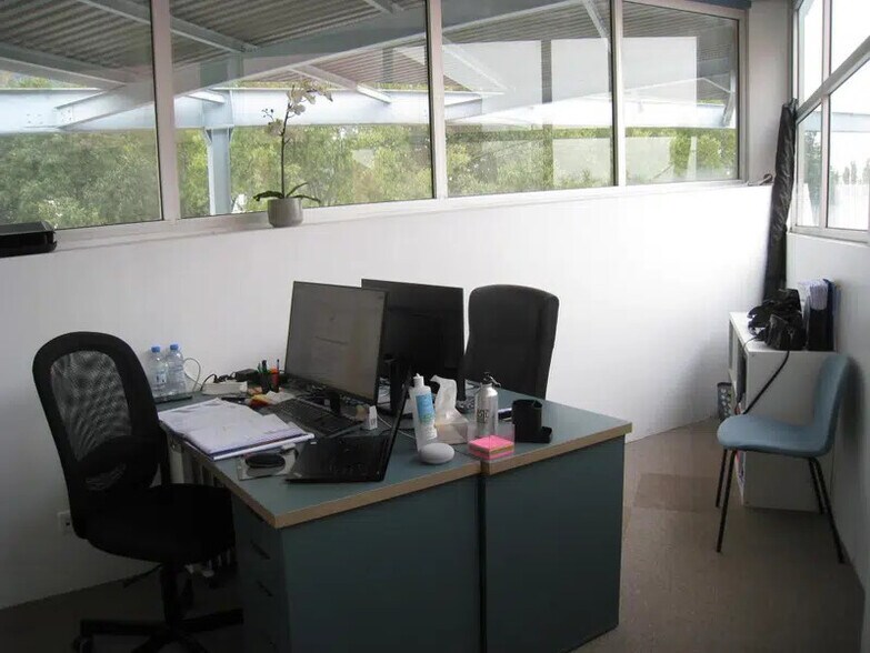 Bureau dans Gémenos à louer - Photo intérieure - Image 2 de 5