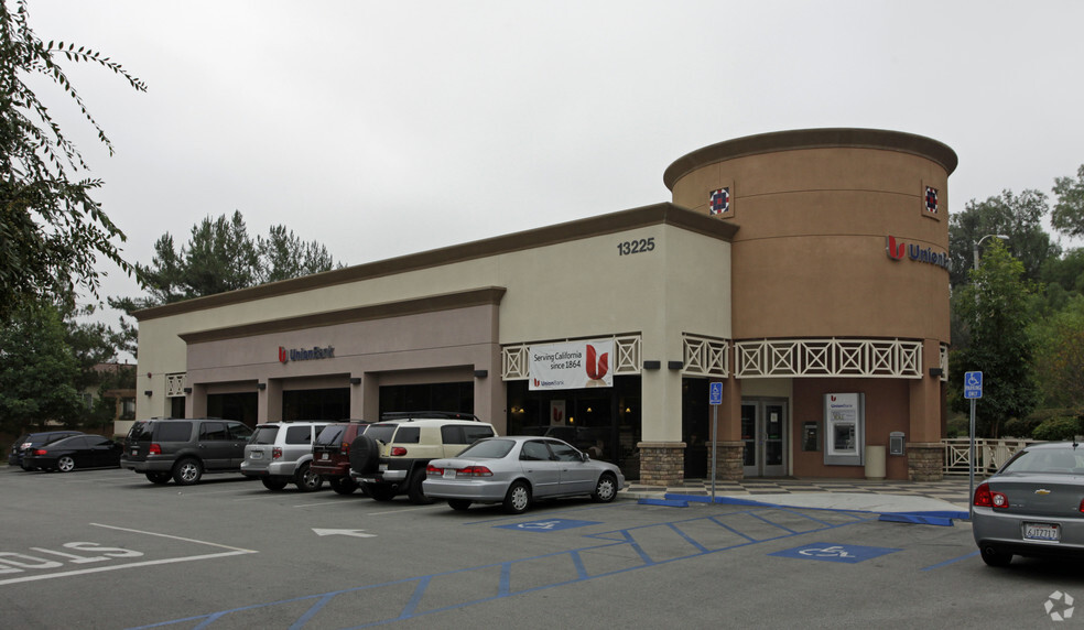 13225 Peyton Dr, Chino Hills, CA for lease - Primary Photo - Image 1 of 2