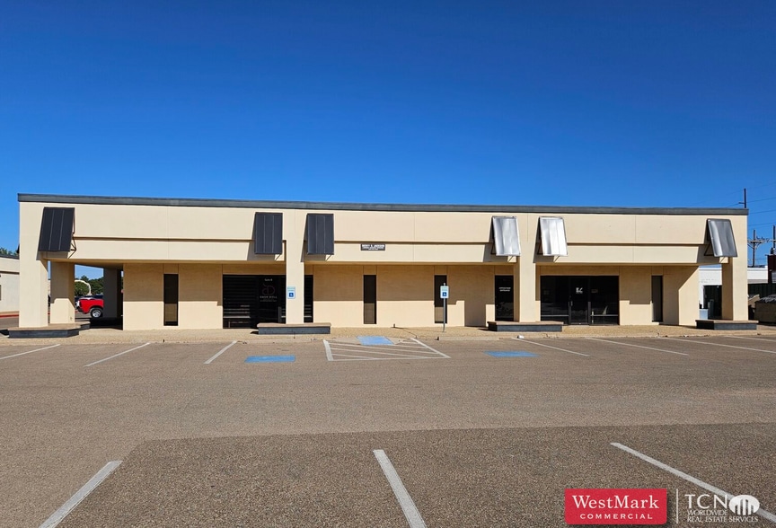 8004 Indiana Ave, Lubbock, TX for lease - Building Photo - Image 1 of 8