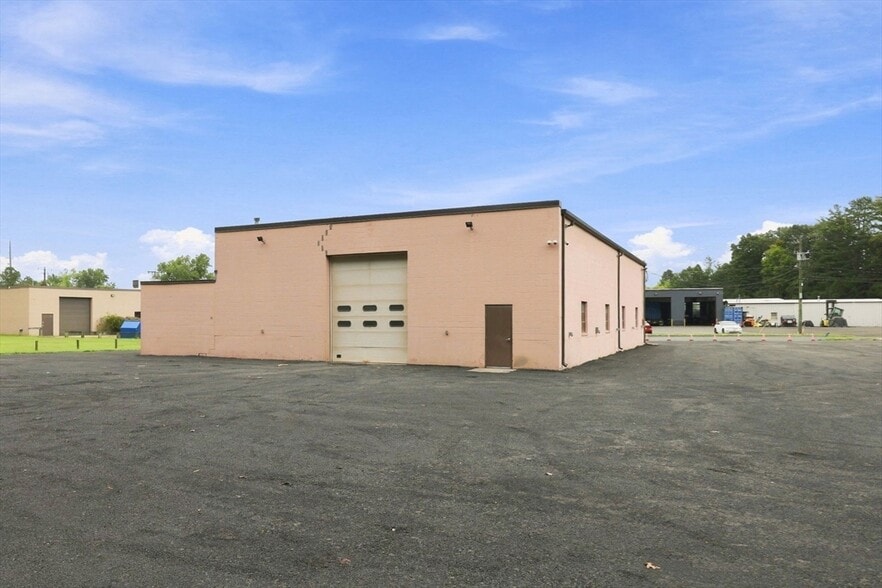 97 Ramah Cir S, Agawam, MA for lease - Building Photo - Image 2 of 19