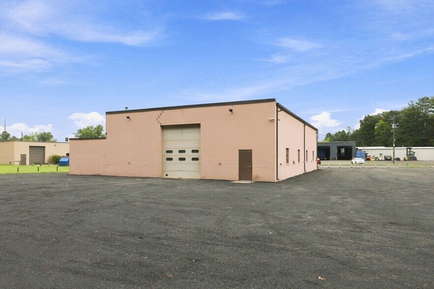 97 Ramah Cir S, Agawam, MA à louer - Photo du bâtiment - Image 2 de 19