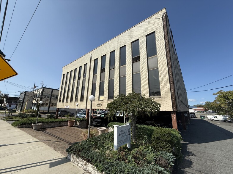 2280 Grand Ave, Baldwin, NY for lease - Building Photo - Image 2 of 9