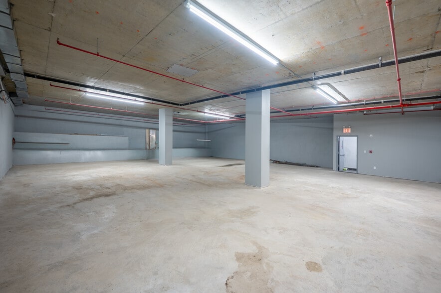 643 5th Ave, Brooklyn, NY for lease - Building Photo - Image 2 of 4