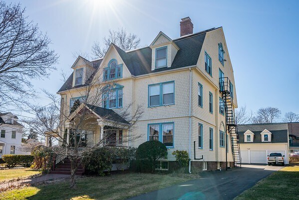 31 S Highland St, West Hartford, CT for sale - Primary Photo - Image 1 of 13