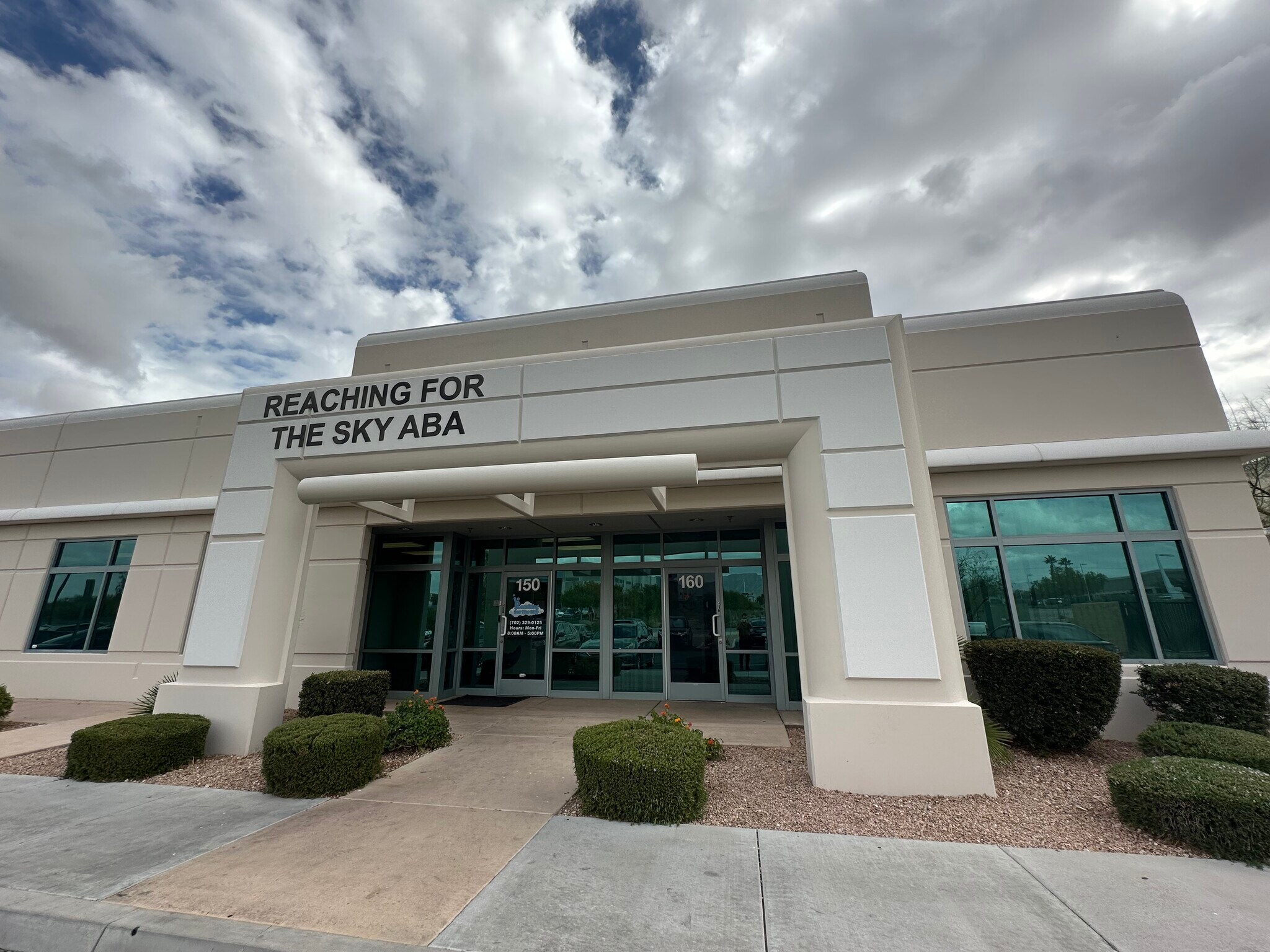 7375 Prairie Falcon Dr, Las Vegas, NV à vendre Photo du bâtiment- Image 1 de 1