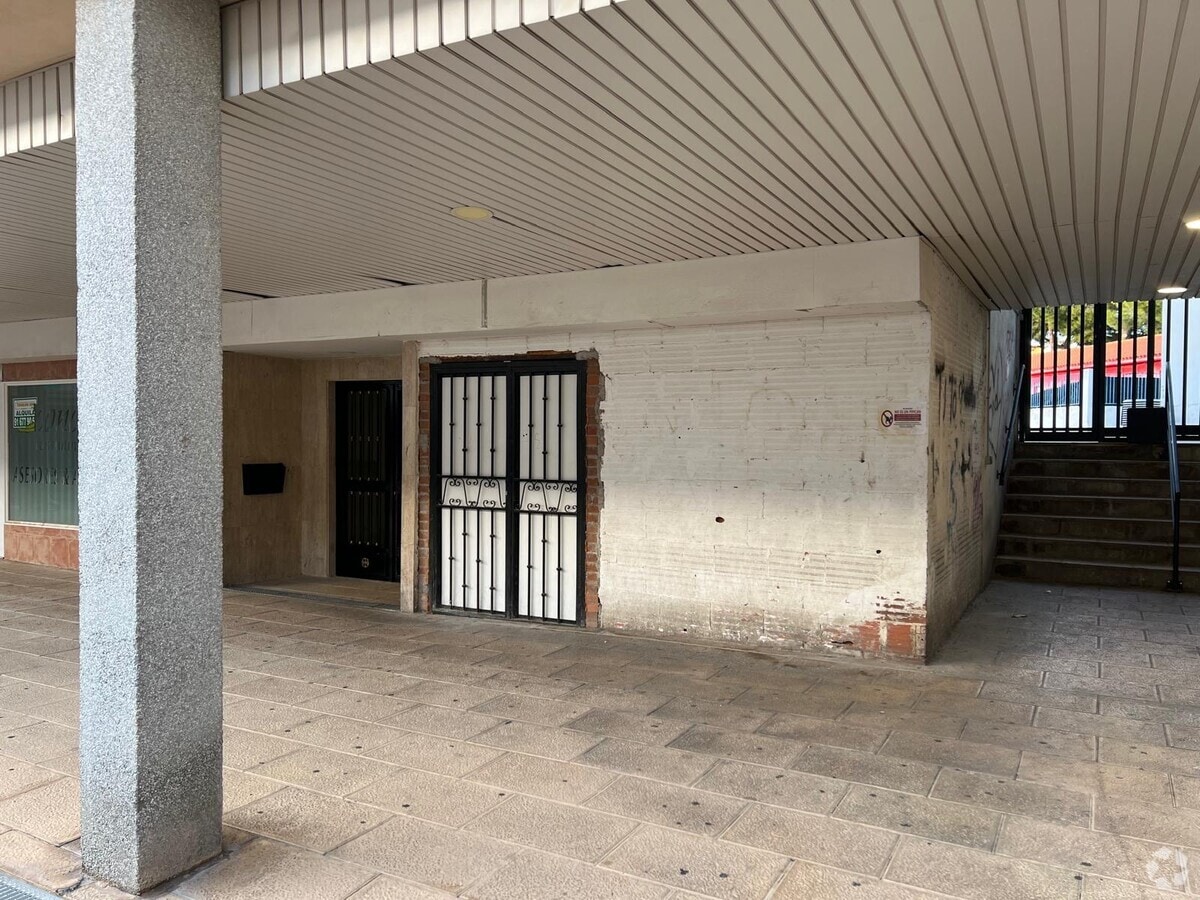Calle Santa Susana, Torres de la Alameda, MAD 28813 - - - Interior Photo - Image 1 of 1