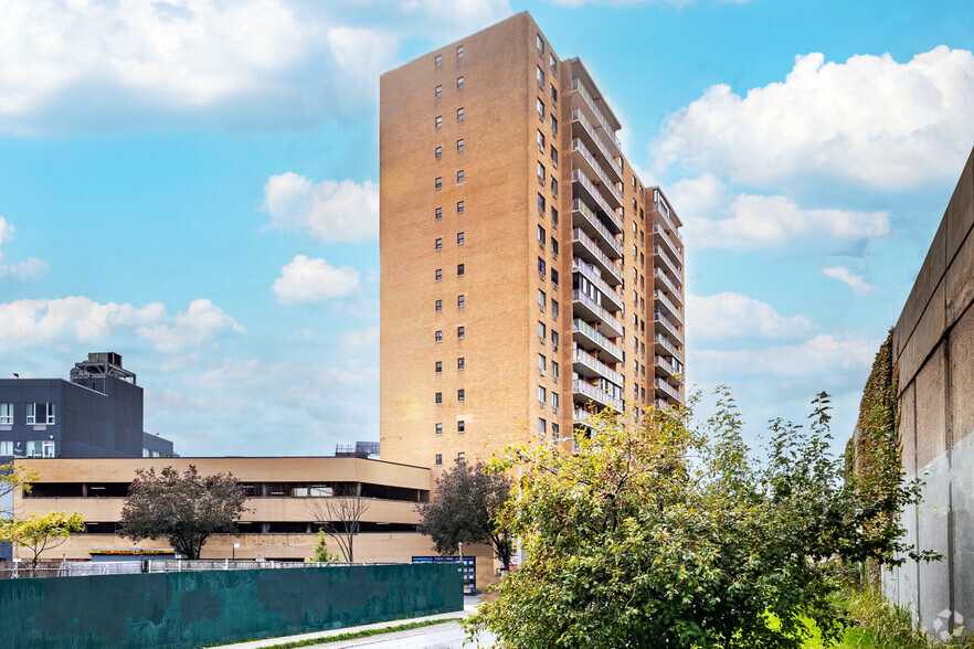 92-29 Queens Blvd, Rego Park, NY à vendre - Photo principale - Image 1 de 21