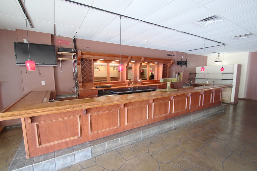 6993-7011 Mill Rd, Brecksville, OH for lease - Building Photo - Image 3 of 9