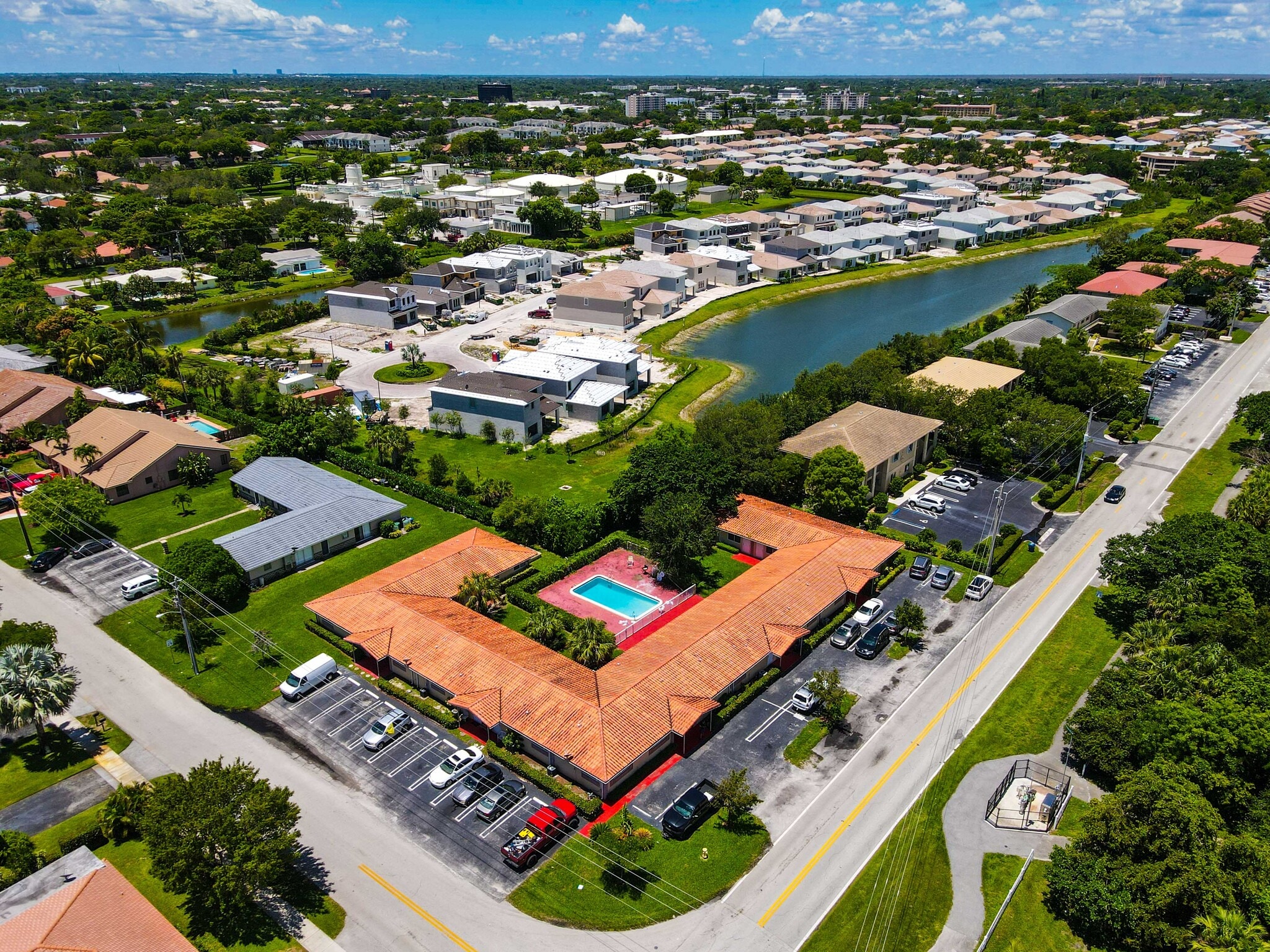 8430 NW 40th St, Coral Springs, FL for sale Primary Photo- Image 1 of 31