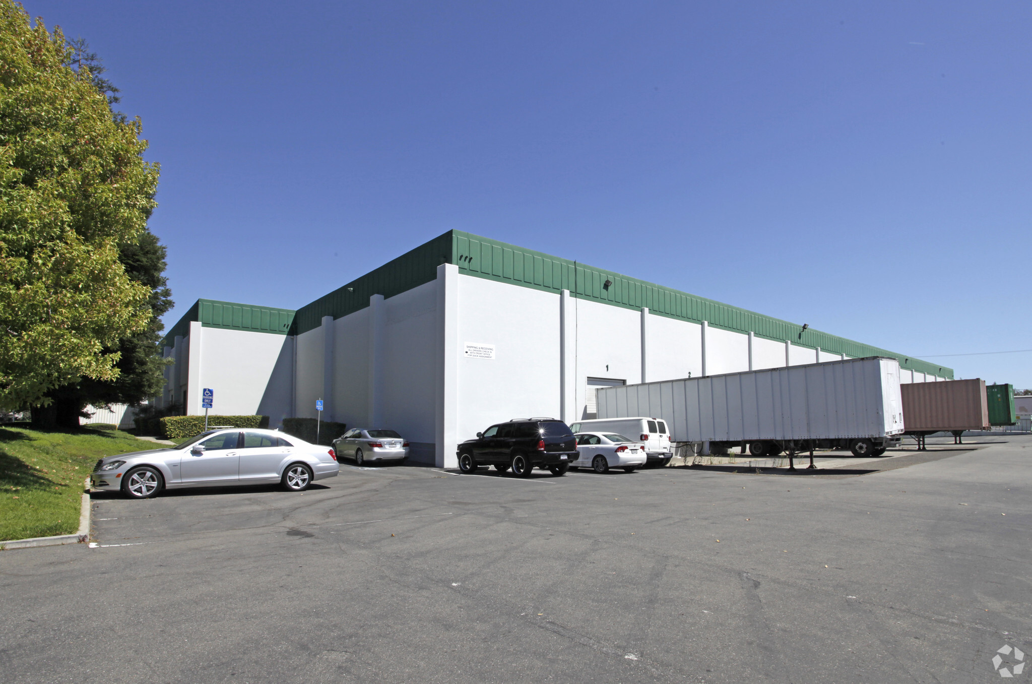 2274-2282 Davis Ct, Hayward, CA for lease Primary Photo- Image 1 of 4