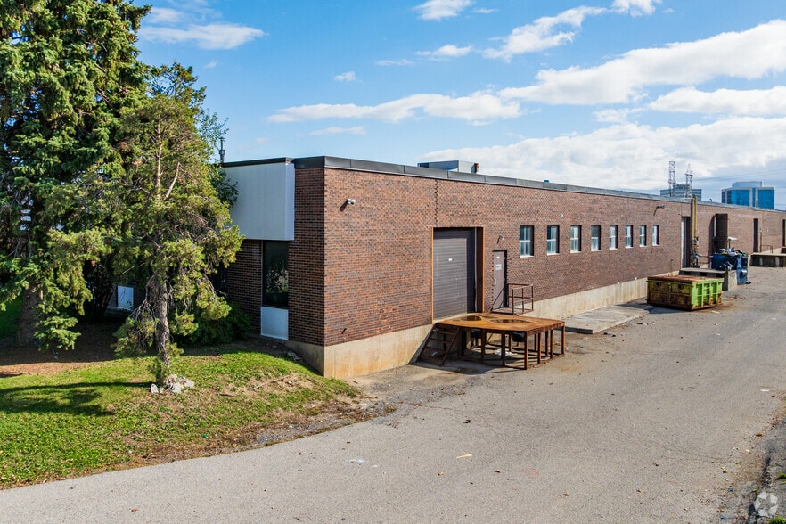 111 Martin Ross Ave, Toronto, ON à louer - Photo du bâtiment - Image 3 de 3