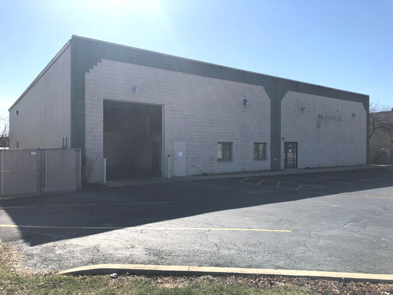 2235 Cornell Ave, Montgomery, IL for lease - Building Photo - Image 1 of 1