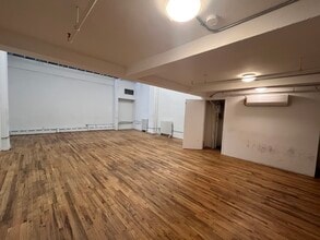 242 W 27th St, New York, NY for lease Interior Photo- Image 2 of 8