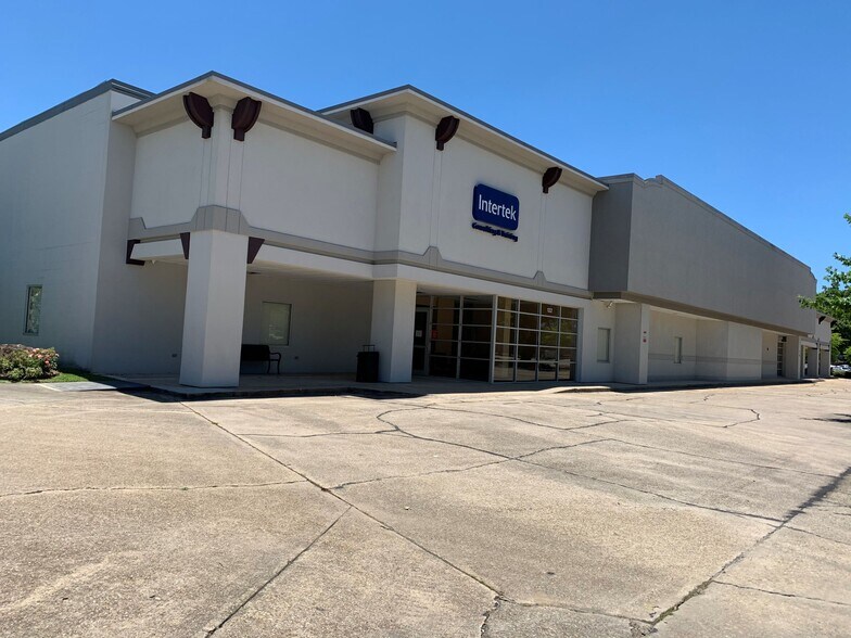 100-145 James Comeaux Rd, Lafayette, LA à louer - Photo du bâtiment - Image 3 de 6