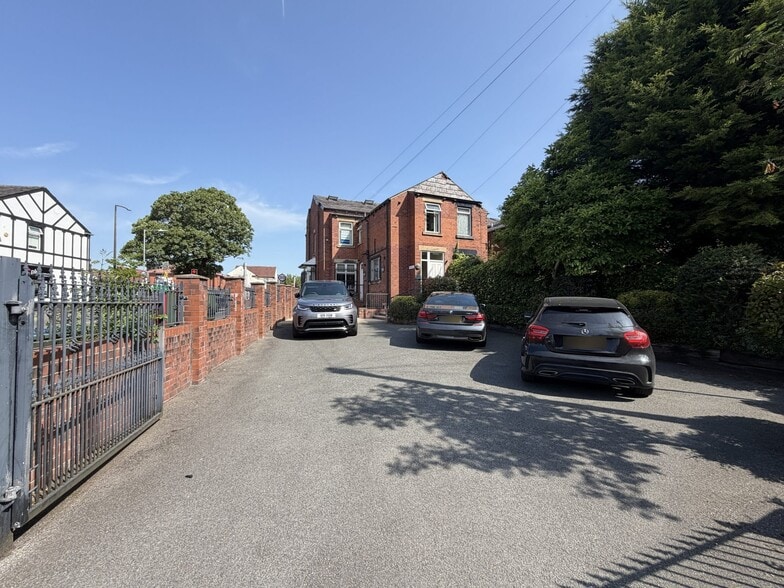597-597A Chorley Old Rd, Bolton for lease - Building Photo - Image 2 of 2