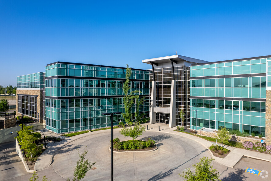 115 Quarry Park Rd SE, Calgary, AB for lease - Building Photo - Image 2 of 11