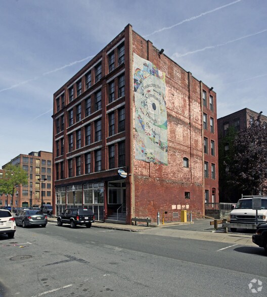 52 Wingate St, Haverhill, MA à louer - Photo du bâtiment - Image 2 de 9