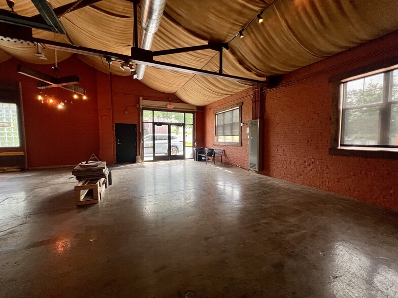 1133 Indiana Ave, Sheboygan, WI for lease - Building Photo - Image 2 of 9