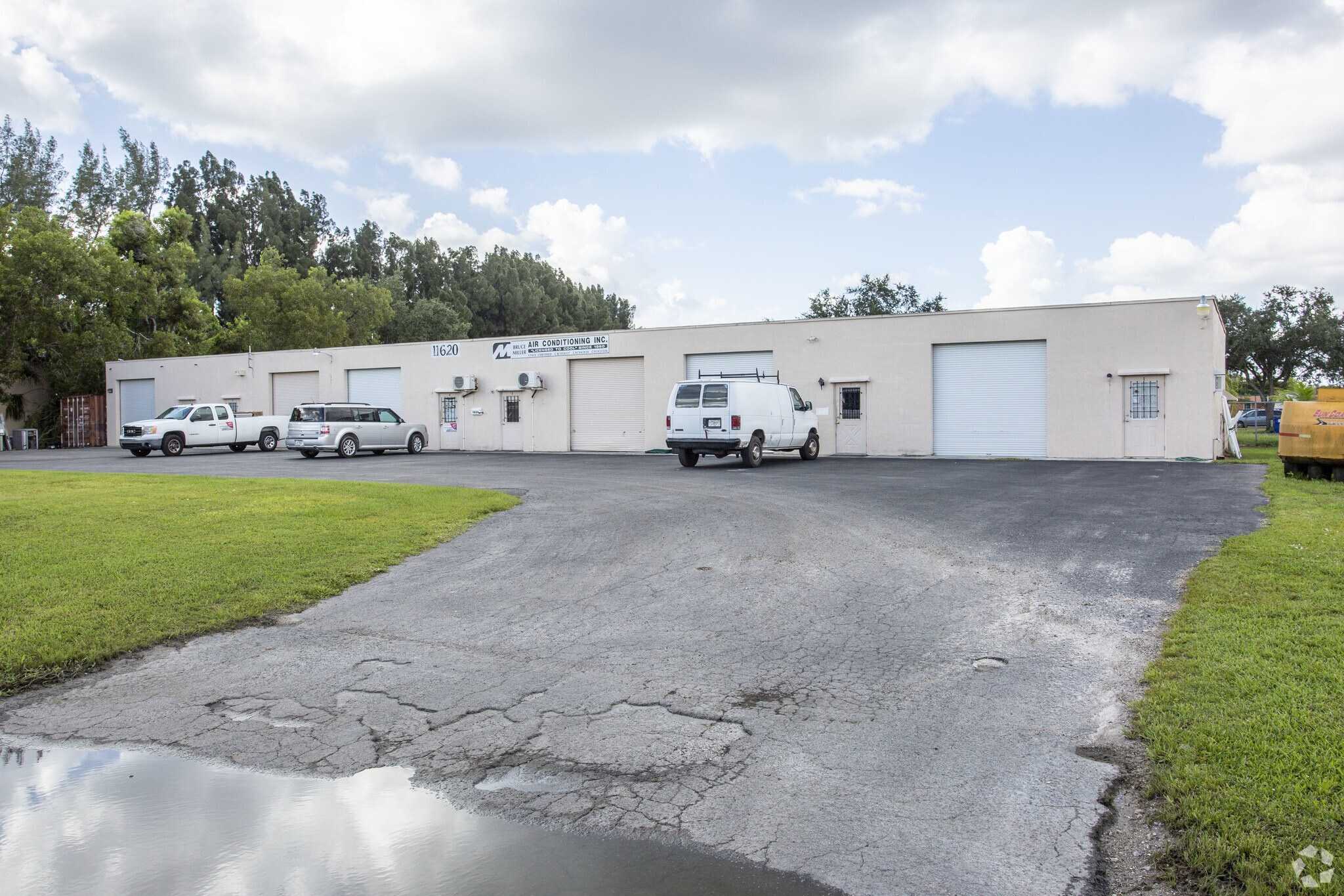 11620 Chitwood Dr, Fort Myers, FL for lease Primary Photo- Image 1 of 4