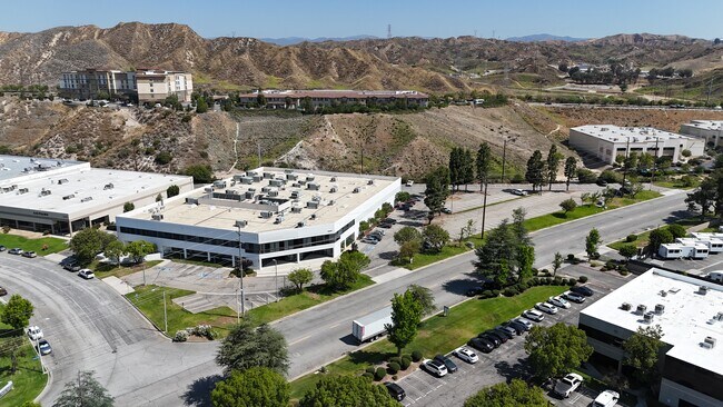 Plus de détails pour 26081 Avenue Hall, Valencia, CA - Industriel à louer