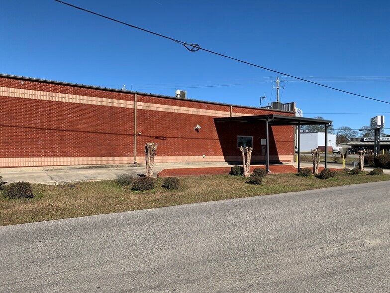 1601 7th St N, Clanton, AL for sale - Building Photo - Image 2 of 5