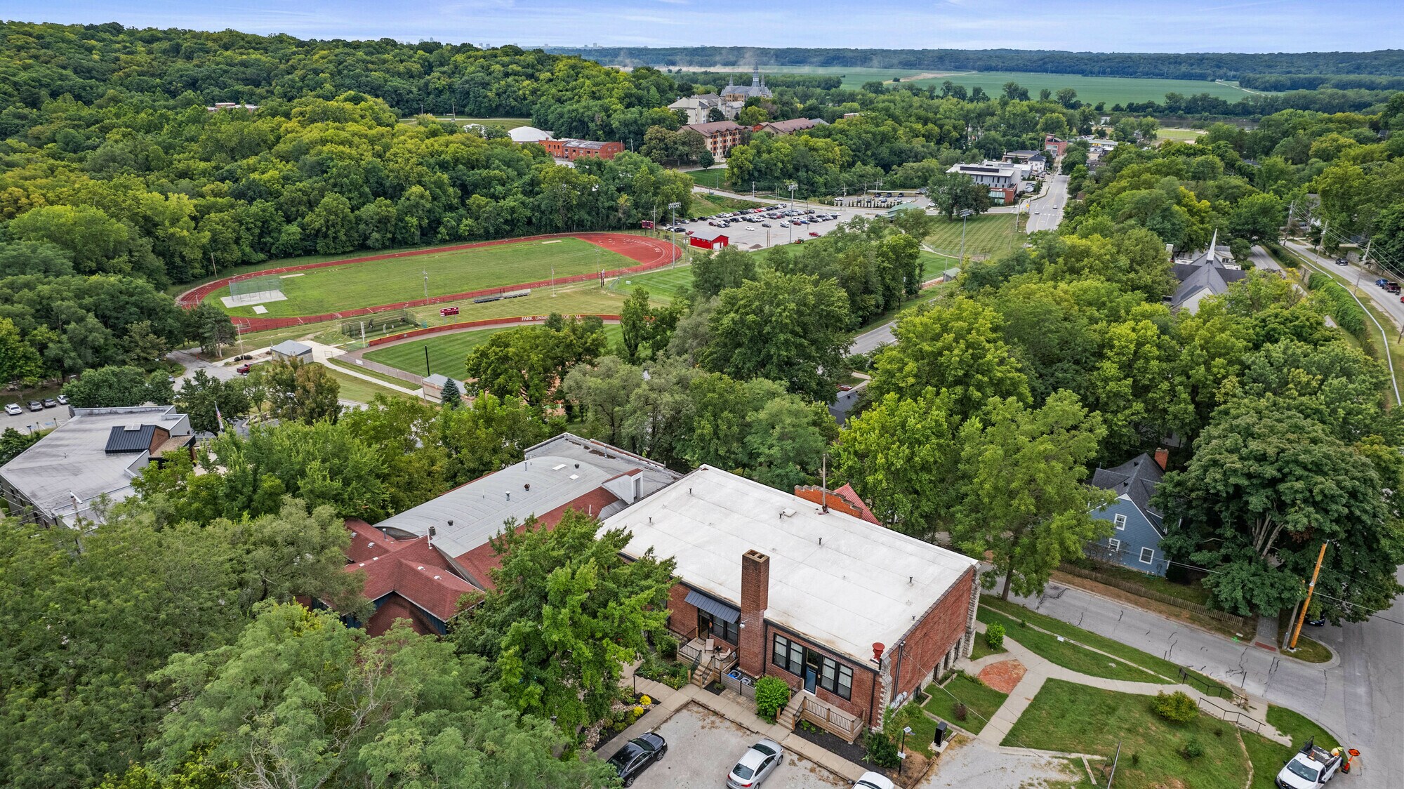 1201 Main St, Parkville, MO à vendre Photo du bâtiment- Image 1 de 6