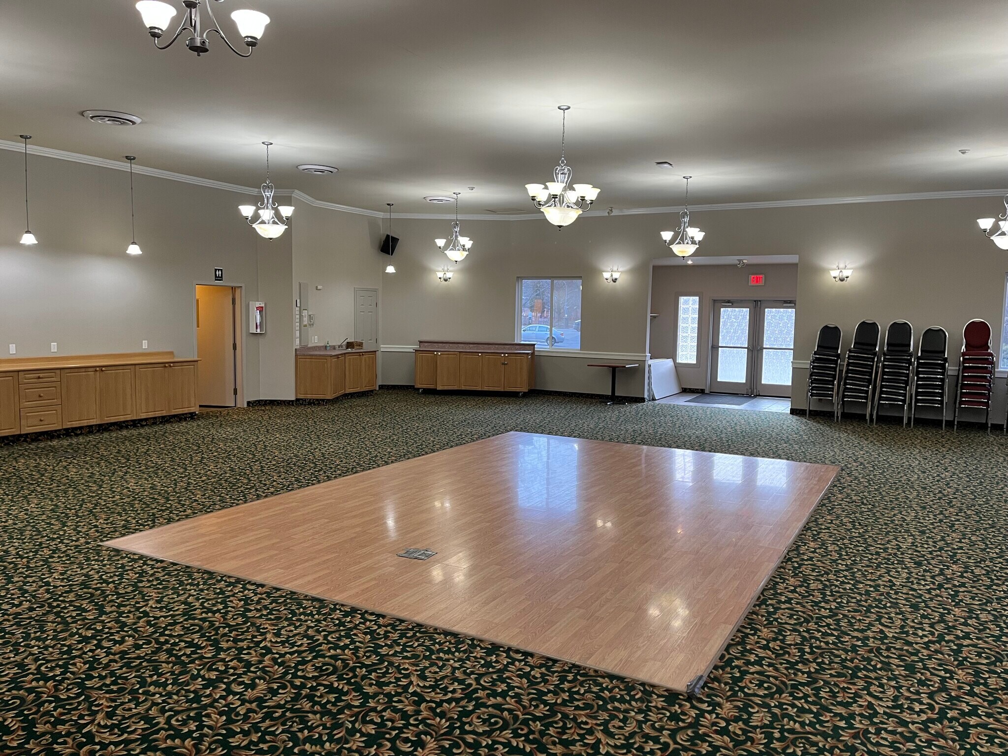 152 Riverside Dr, Penticton, BC for sale Primary Photo- Image 1 of 1