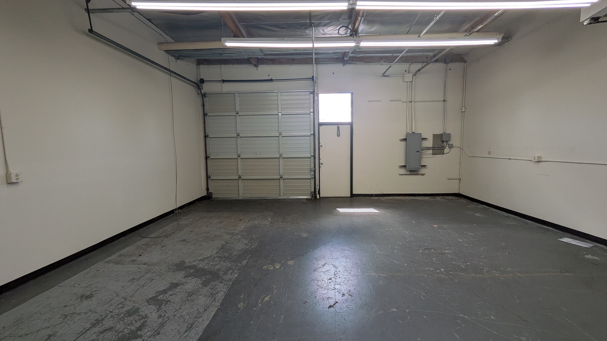 4002-4014 148th Ave NE, Redmond, WA for lease Interior Photo- Image 1 of 8