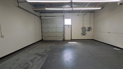 4002-4014 148th Ave NE, Redmond, WA for lease Interior Photo- Image 1 of 8