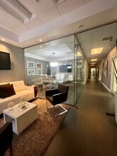 4350-4380 Oakes Rd, Davie, FL à louer Photo intérieure- Image 1 de 8