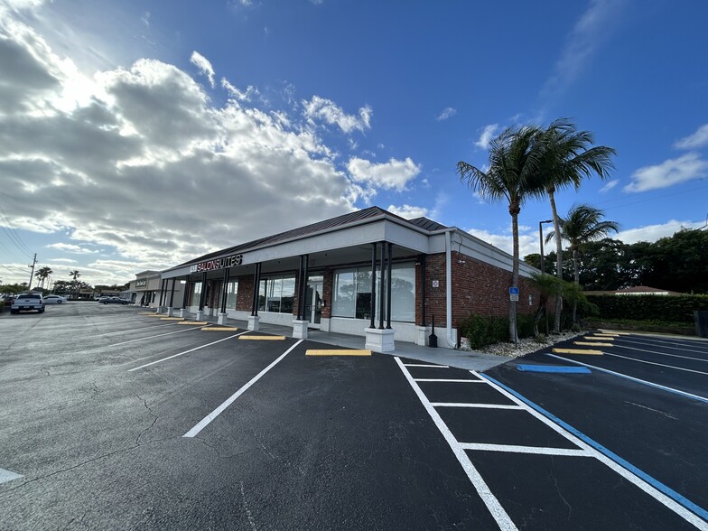 836 Northlake Blvd, North Palm Beach, FL for lease - Building Photo - Image 2 of 7