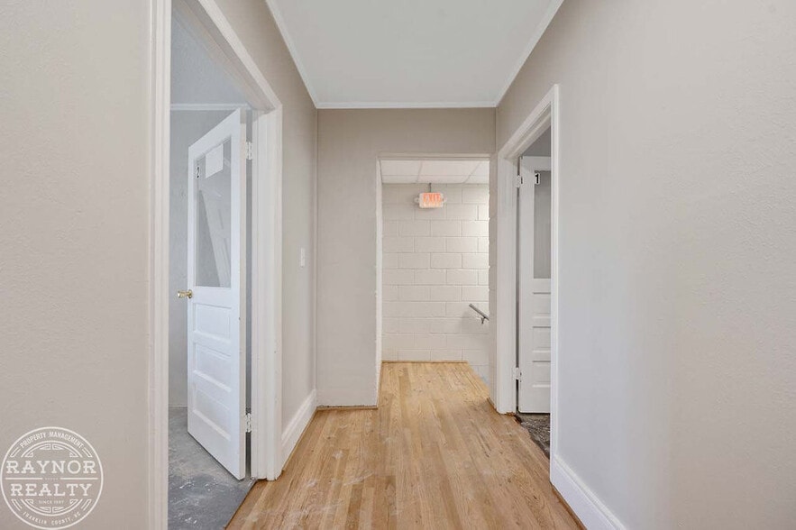 608-620 Bickett Blvd, Louisburg, NC for lease - Interior Photo - Image 3 of 8