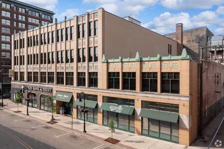 308 W State St, Rockford, IL à louer - Photo du bâtiment - Image 3 de 18