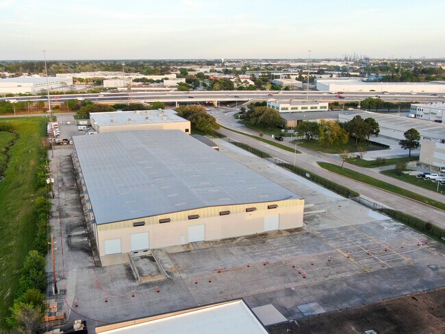 More details for 10422 W Gulf Bank Rd, Houston, TX - Industrial for Lease