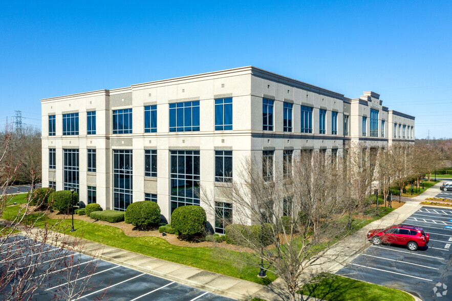 11016 Rushmore Dr, Charlotte, NC for lease - Building Photo - Image 2 of 9