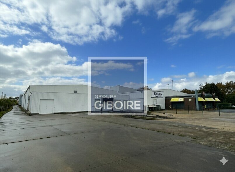 Industriel dans Betton à louer - Photo du bâtiment - Image 2 de 7