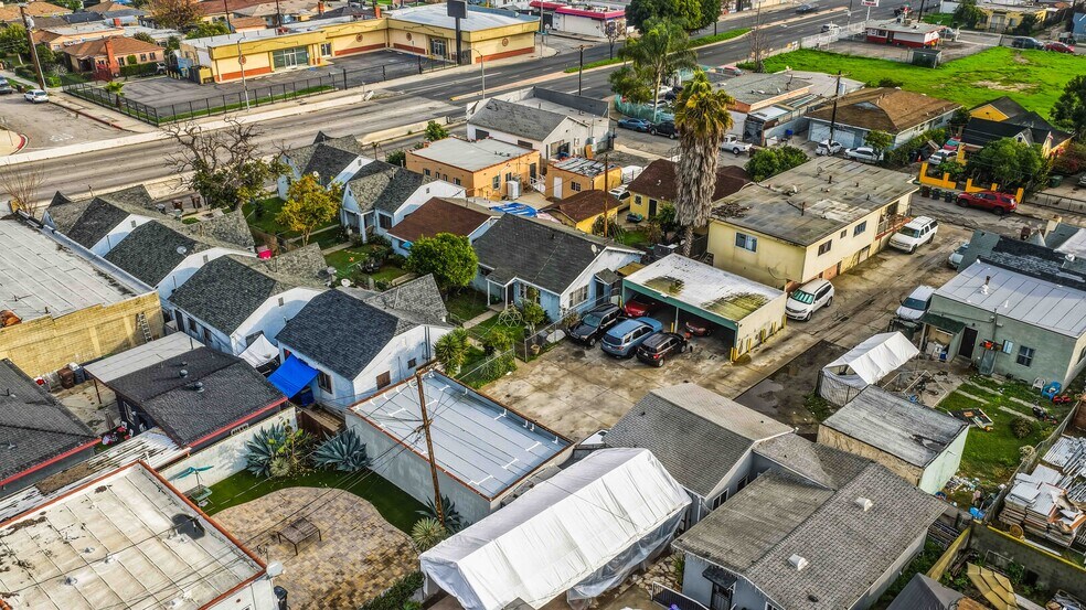 406-412 1/2 E Rosecrans Ave, Compton, CA à vendre - Photo du bâtiment - Image 3 de 16