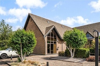 3rd Ave, Moreton In Marsh for lease Building Photo- Image 1 of 2