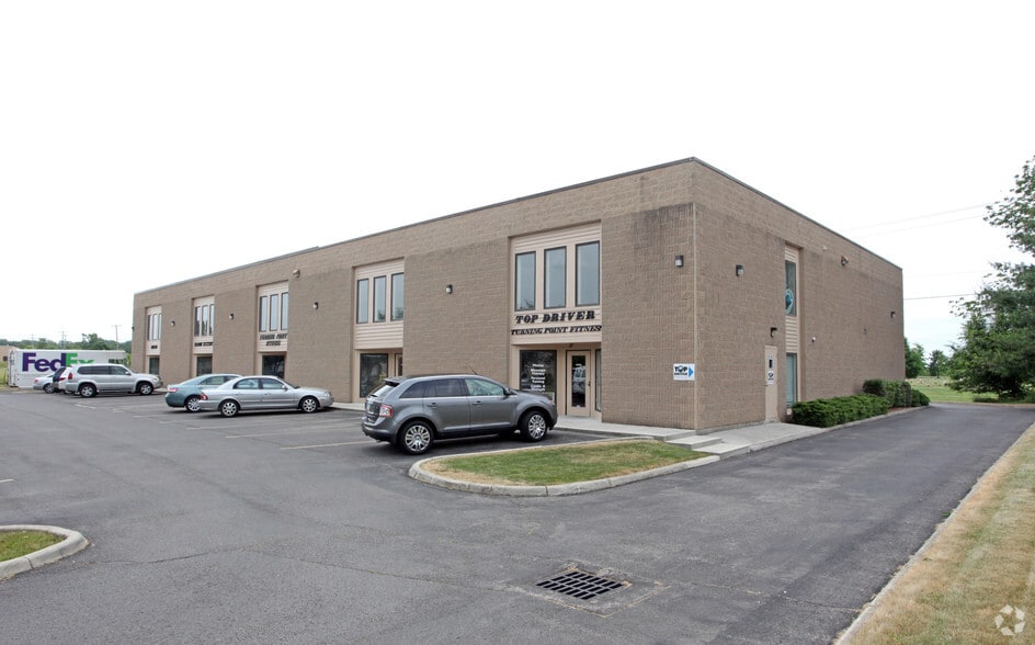 5890-5898 Chandler Ct, Westerville, OH for lease - Building Photo - Image 2 of 5