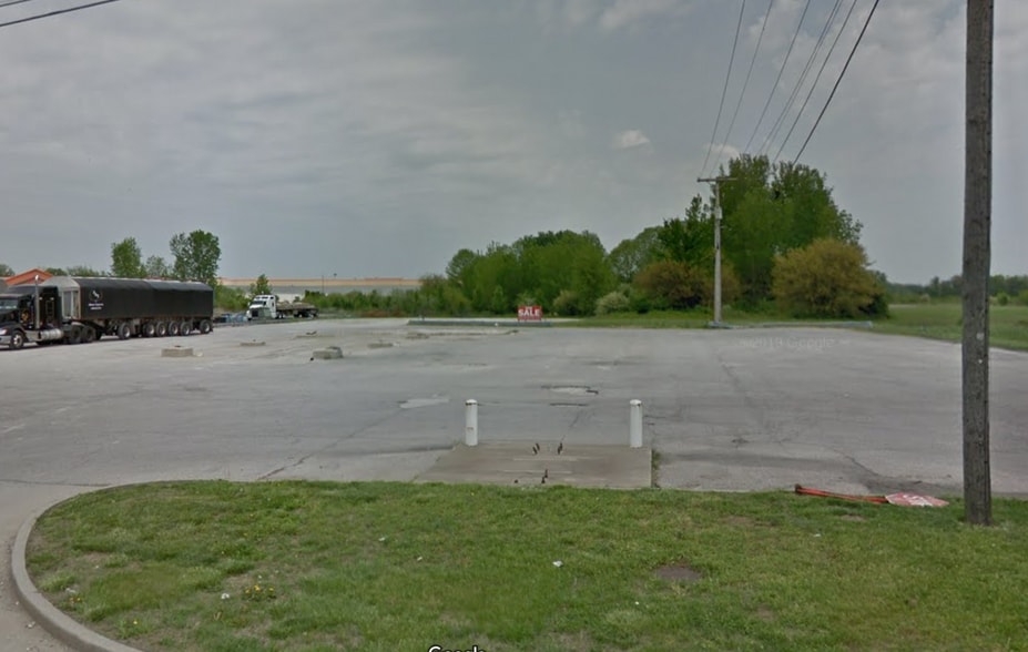 2600 E Block Tipton St, Seymour, IN for sale - Building Photo - Image 2 of 10