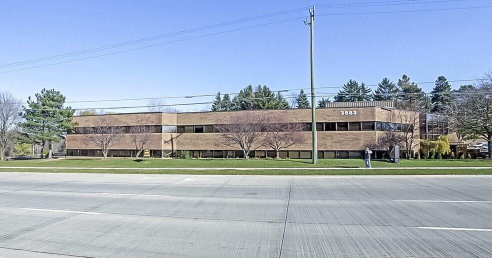 3883 Telegraph Rd, Bloomfield Hills, MI for lease - Building Photo - Image 3 of 4