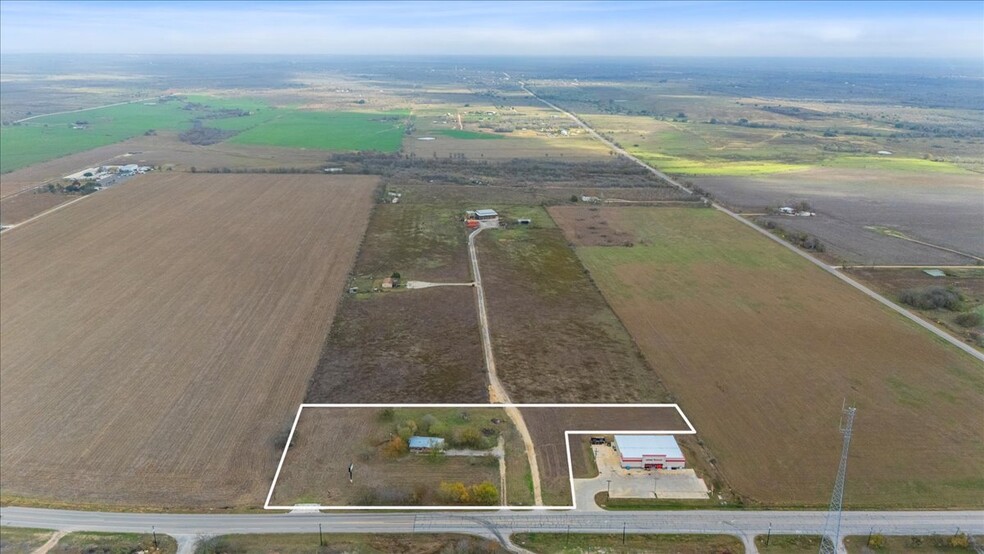 9270 San Marcos Hwy, Fentress, TX à vendre - Photo du bâtiment - Image 2 de 20